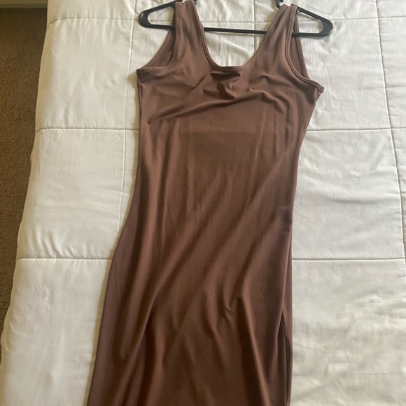 Long brown dress - Picture 1 of 1